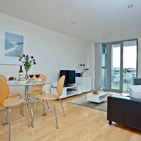 32 Zinc Apartment
